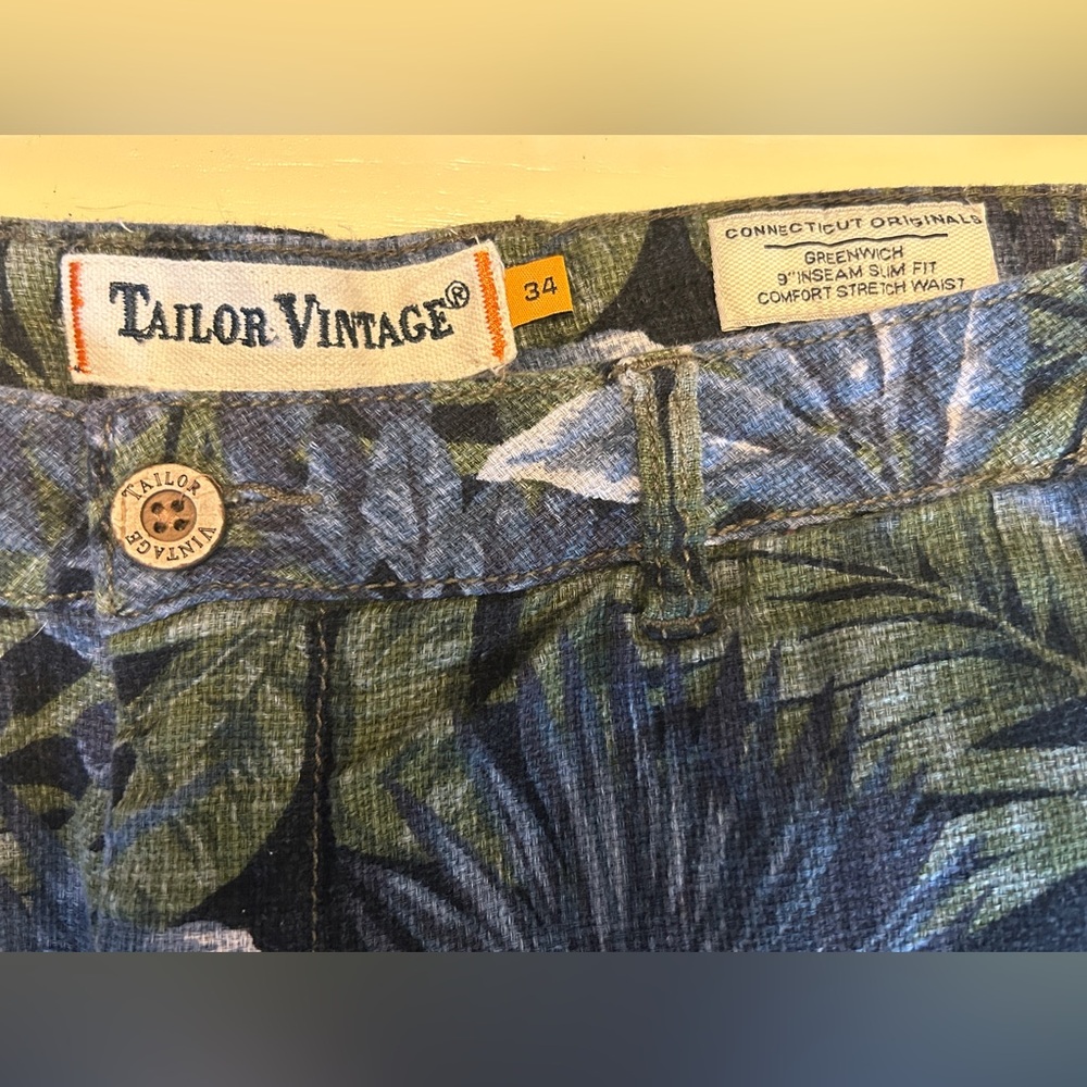 Tailor Vintage 9” Inseam shorts Men’s size 34